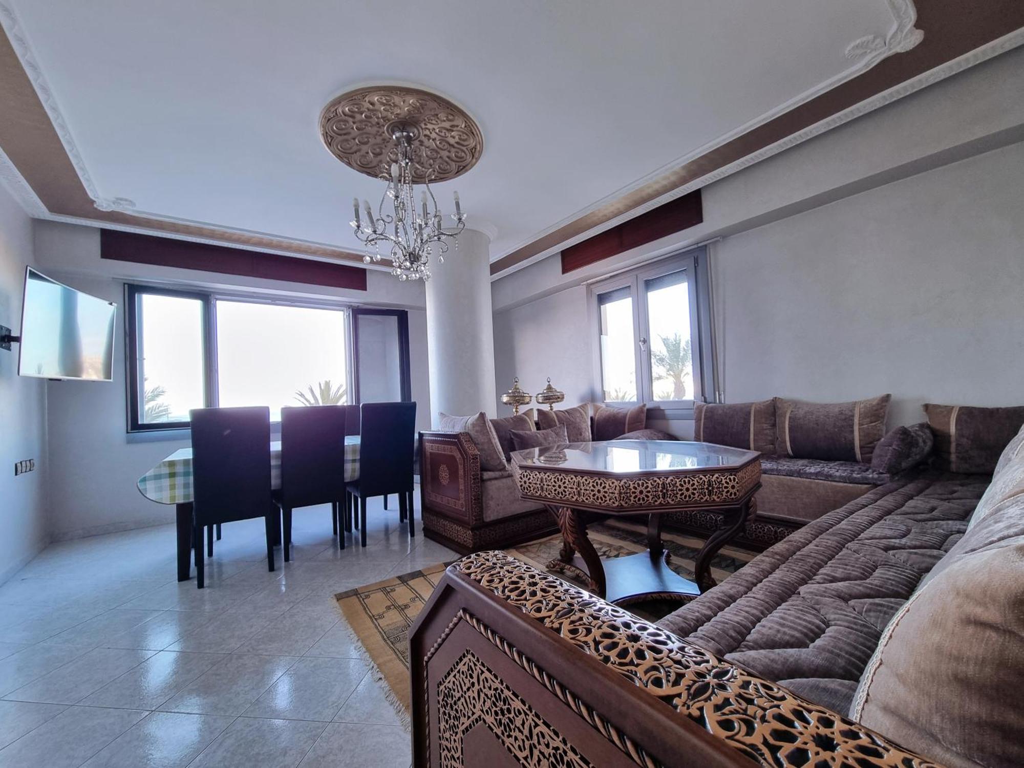 Apartment Elegant With Stunning Sea And Port View Near Attractions *