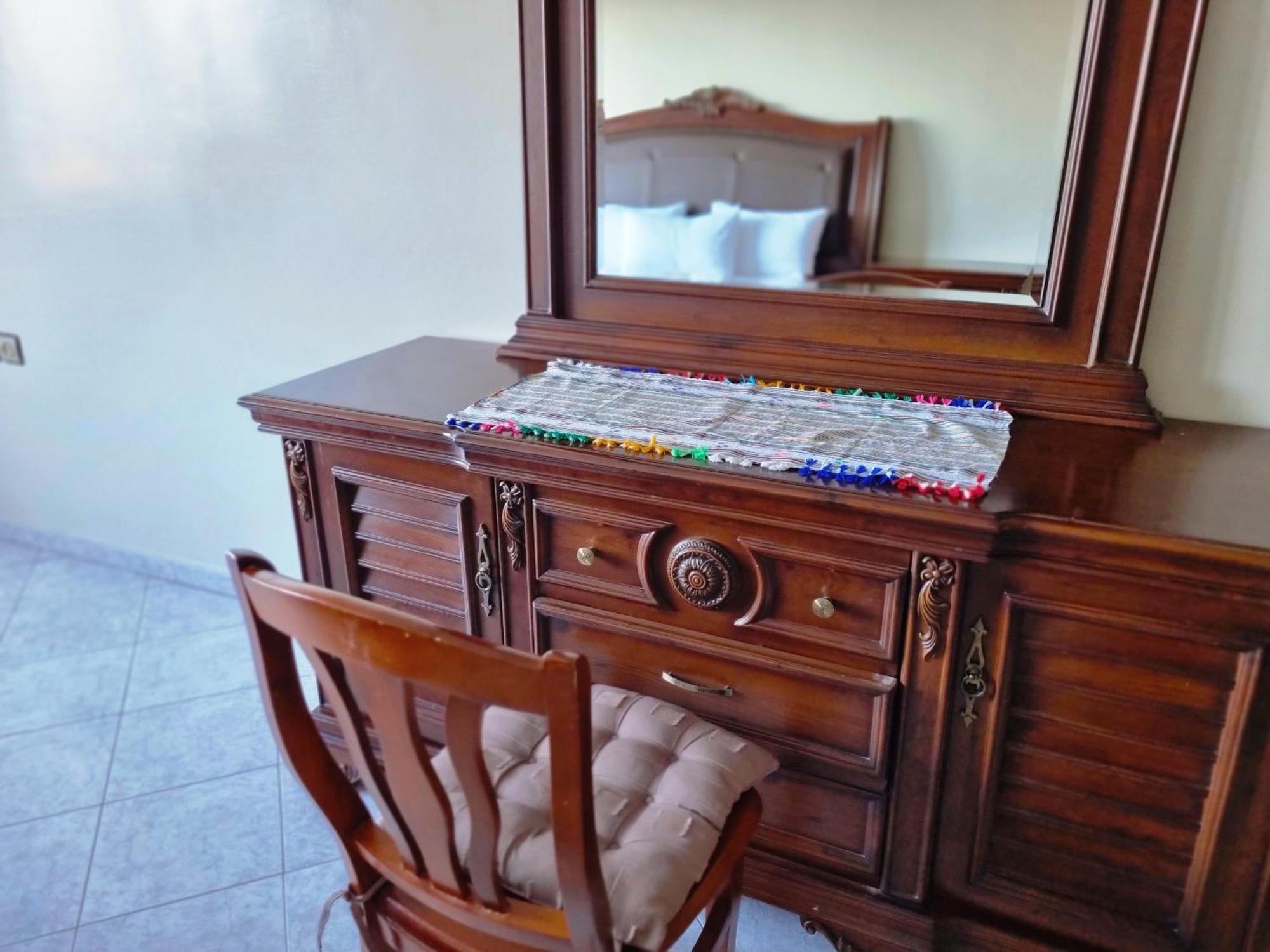 Apartment Elegant With Stunning Sea And Port View Near Attractions